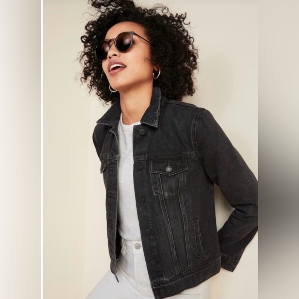 Old Navy Women’s Distressed Black Denim Jacket Size Small.